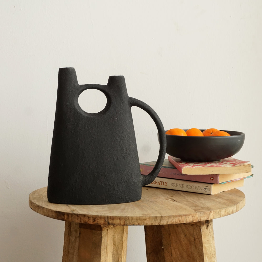 Noir Arc Handle Flower Vase