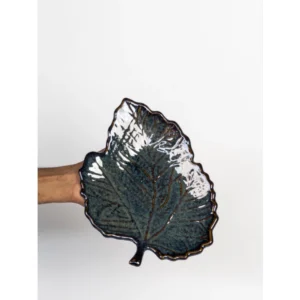 Realistic leaf-inspired shape