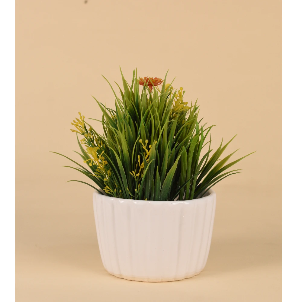 Fluted Gloss White Desk Pot
